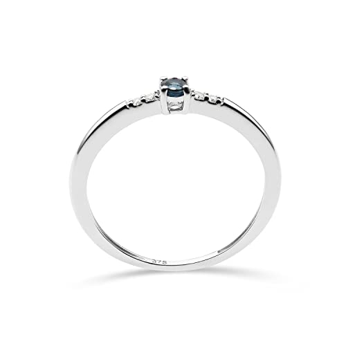 MIORE anillo de compromiso con diamantes y zafiro en oro blanco de 9 quilates 375 con 4 diamantes naturales talla brillante 0,02 quilates y zafiro azul natural 0,10 quilates